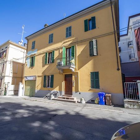 Armadillo House - Elegante Casa Vacanza A Parma Eksteriør billede